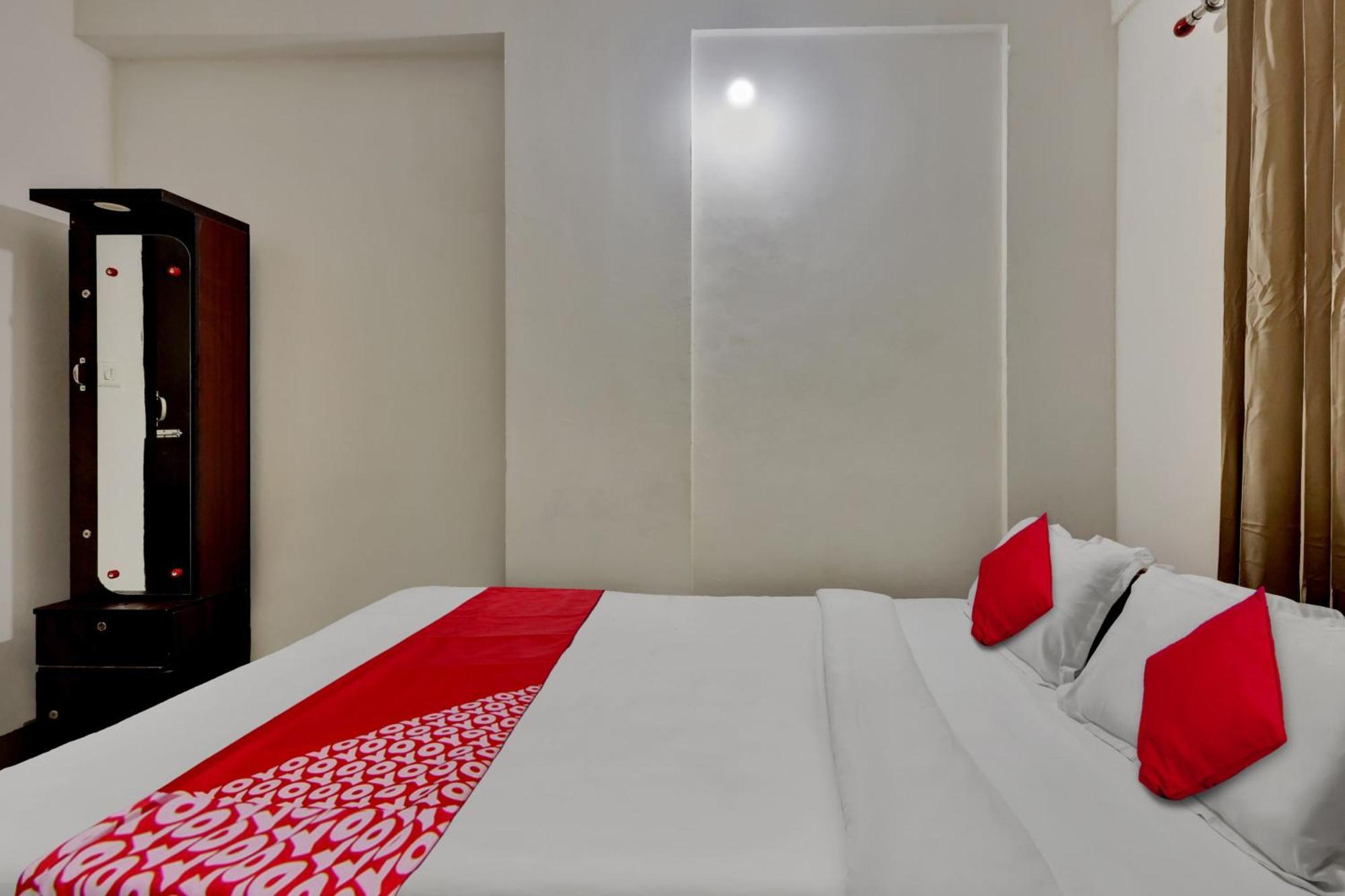 Oyo Flagship Larica Green Valley Guwahati Exteriör bild
